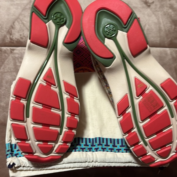 The Good Luck Trainer in an exclusive graphic print, part of a limited- - Picture 6 of 8